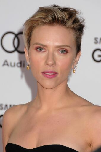 Scarlett Johansson (33)