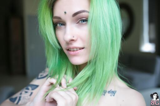 Beautiful Suicide Girl Sashabrink emerald green 1 001 HD lossless iPhone wallpaper