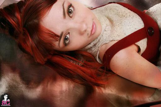 Beautiful Suicide Girl Soya Guilty By Design 04 HQ iPhone retina high resolution lossless image