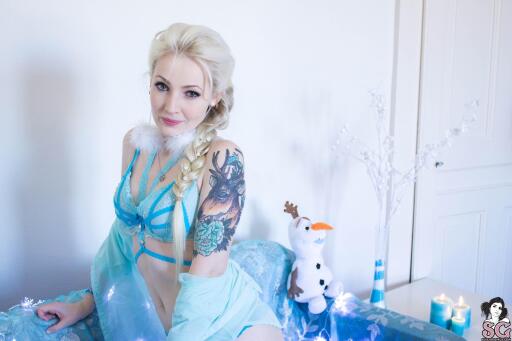 Beautiful Suicide GIrl Shamandalie Let It Go (1) Frost 2K lossless iPhone Retina HQ image