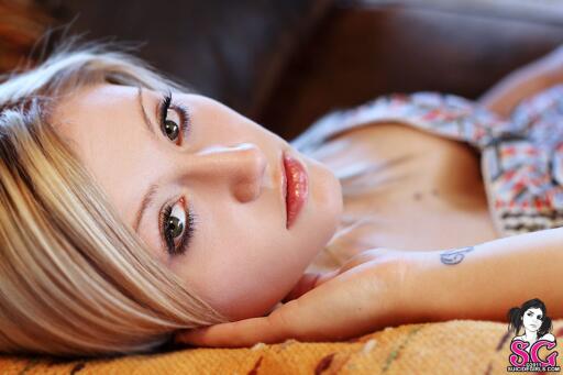 Beautiful Suicide Girl alicee go southwest 05 HD high resolution HQ image