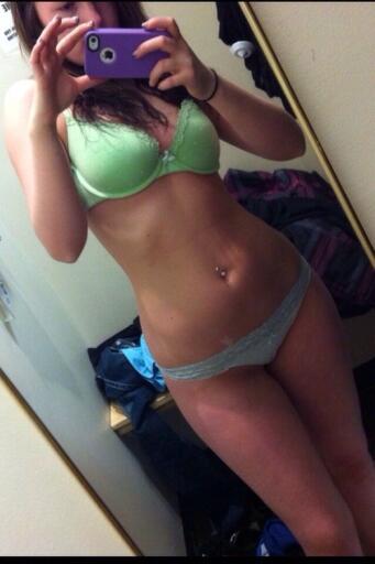 Beautiful iPhone Selfie Girl gdfgf (51) Curvy body and mesmerizing face HQ image