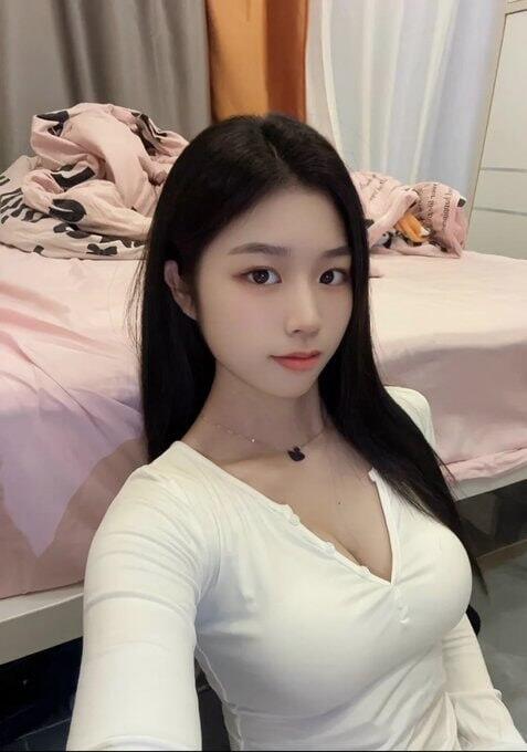 大奶好看~服務主動又淫蕩~口爆~顏射 無套bj
氣質+主動+熱情+不會趕時間
翹班約起來嗨起來呀