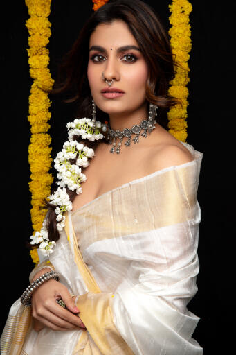 Shreya Dhanwanthary (7)