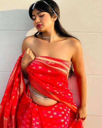 Neha Singh (52)