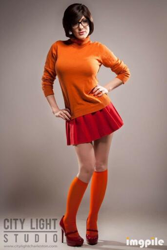 Velma Sexy Scooby Doo Cosplay (4)