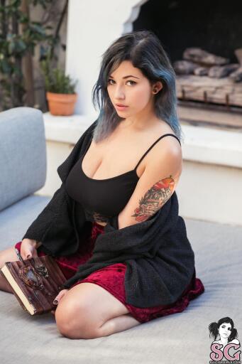 Beautiful Suicide Girl Sophoulla Swan Song with big assets 03 high quality retina resolution image