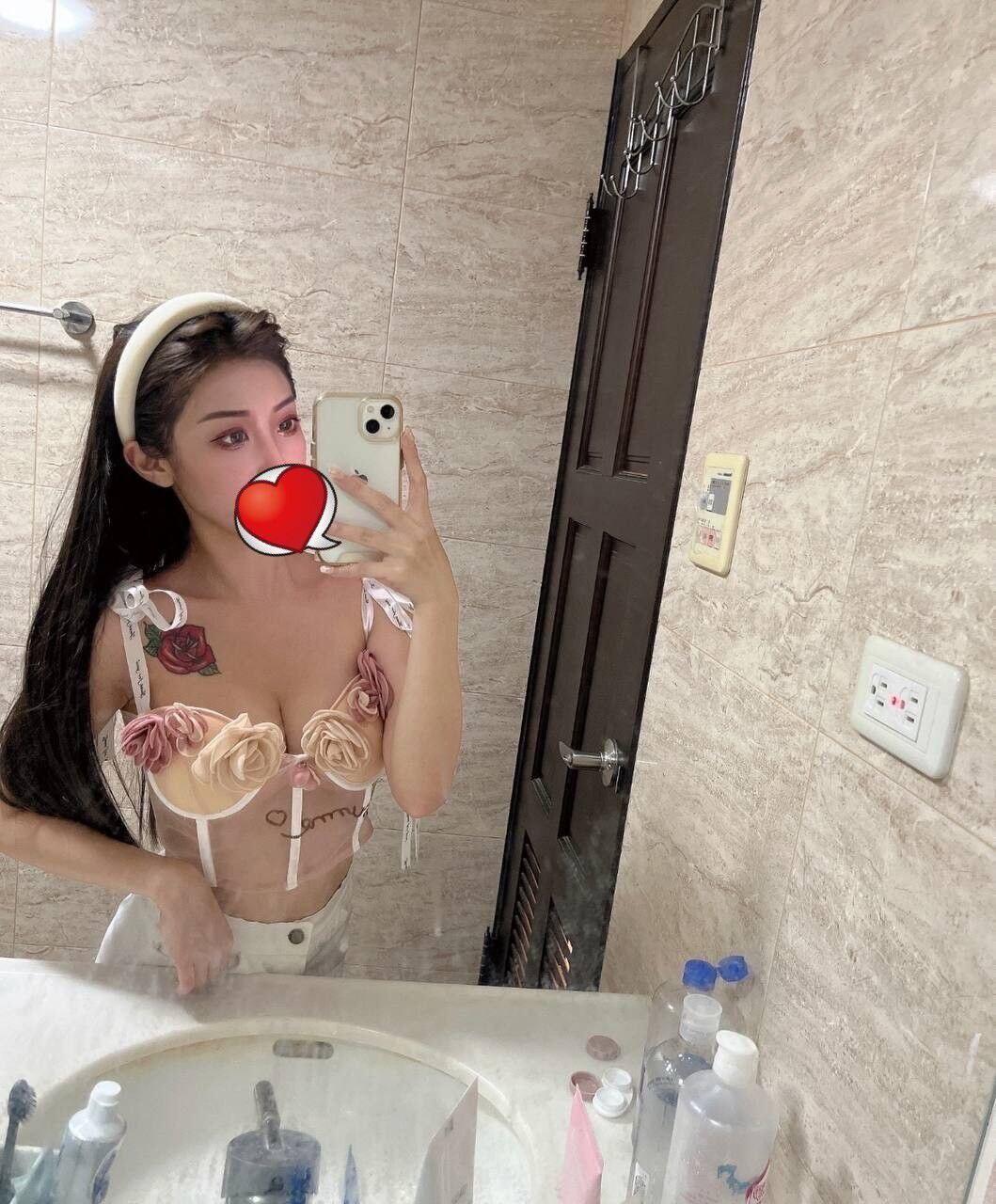 溫柔貼心 嬌小型熟女姐姐 脾氣特別好 有耐心 皮膚白皙 小隻馬個人舉止溫柔 服務周到 給人美好的邂逅 擅長五套口 女上位瑤
