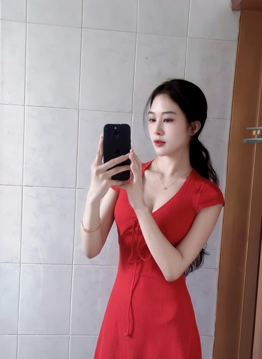 台中暗黑舒體按摩-質感香檳