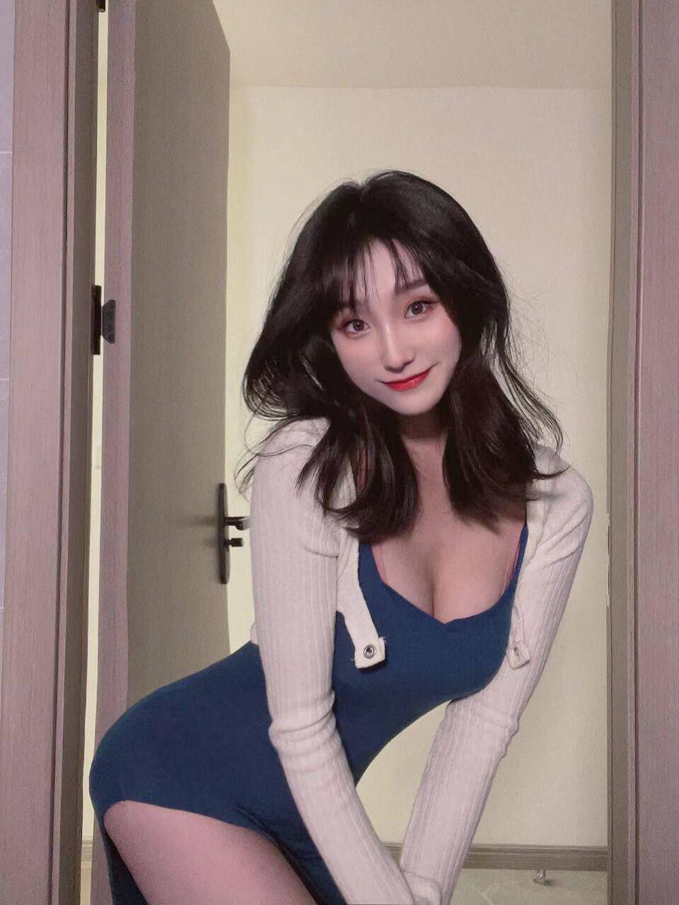 身材超火辣 身材很勾人 聲音很銷魂 超級發浪 很會扭 擺動翹臀 熱辣慾望強烈 尺度超大超放浪 歡迎各位哥哥快來找我預約