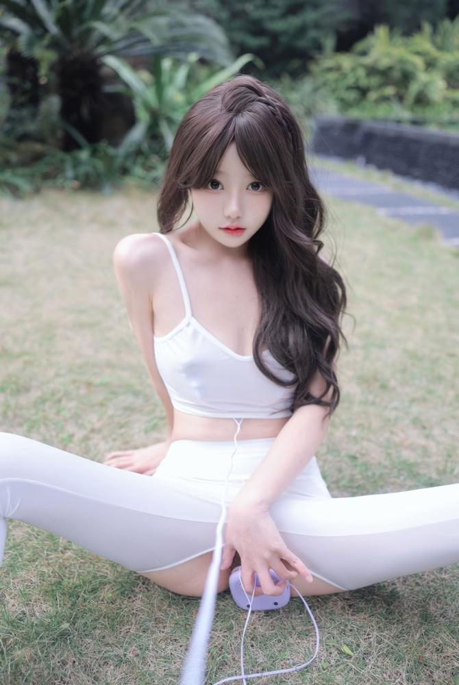 仙女姐姐戶外玩跳蛋被弄得超濕