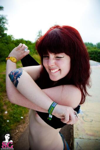 Beautiful Suicide Girl Jive Steak & Destroy 08 HQ high resolution lossless iphone retina image
