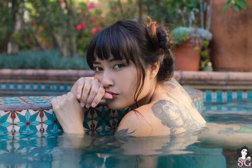 Beautiful Suicide Girl Allis Mysterious Eyes (55) High resolution lossless iPhone retina image