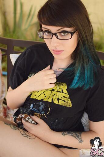 Beautiful Suicide Girl Lestein There's No Try (2) High resolution lossless iPhone retina image