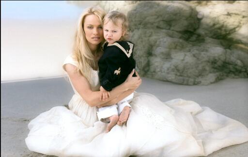 Pamela Anderson superunitedkingdom (140)