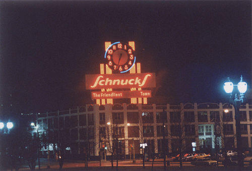 Schnucks Neon Clock (1990)