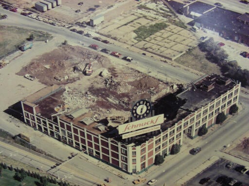 Demolition of the Schnucks Market Neon Clock (1992)
