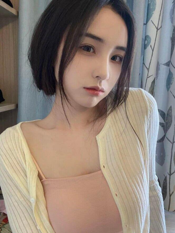 身材苗條 皮膚白 長相漂亮
喜歡刺激 嘗鮮 解鎖新姿勢