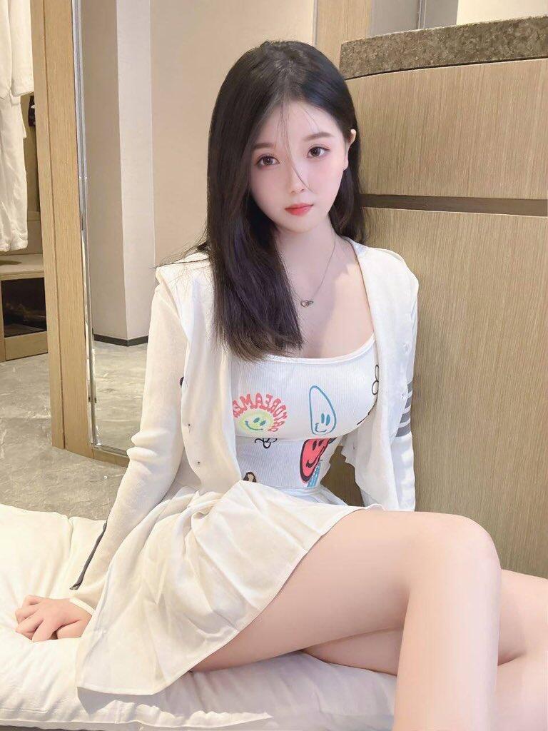 夜店辣妹 主動 敢玩 火辣又美麗小野馬等你來調教
