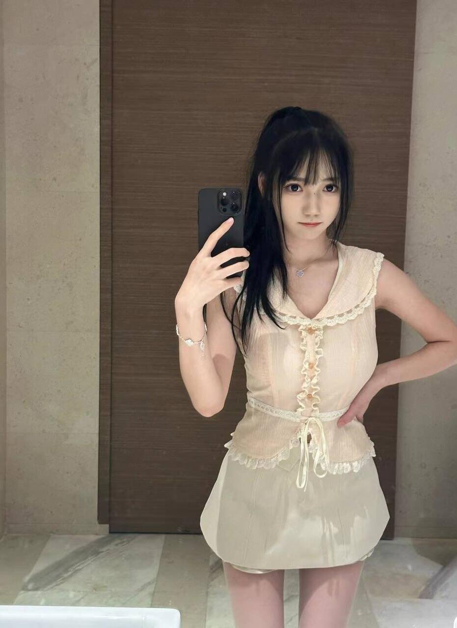 無辜的眼神喜歡賣萌 誘惑人的時候 一點都不遜色 服務超敢玩 聲聲浪叫 硬到不行喔