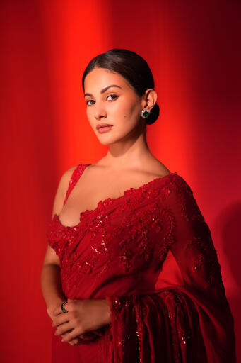 Amyra Dastur Red Saree (2)