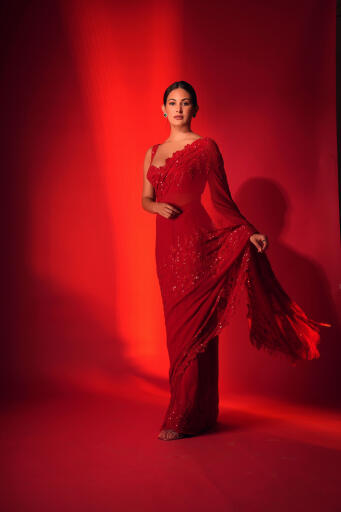 Amyra Dastur Red Saree (4)