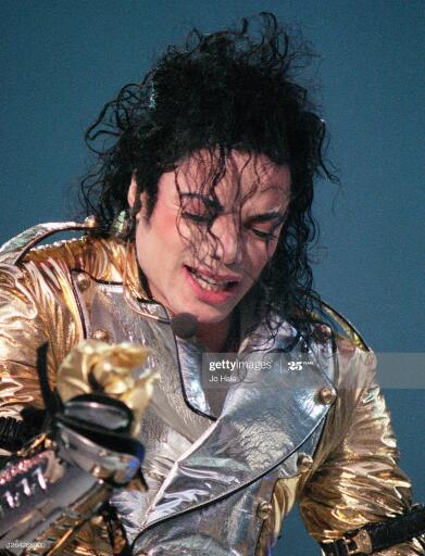 Michael Jackson performs at his History World Tour at Wembley Stadium, 15 July 1997 in London, Unite
