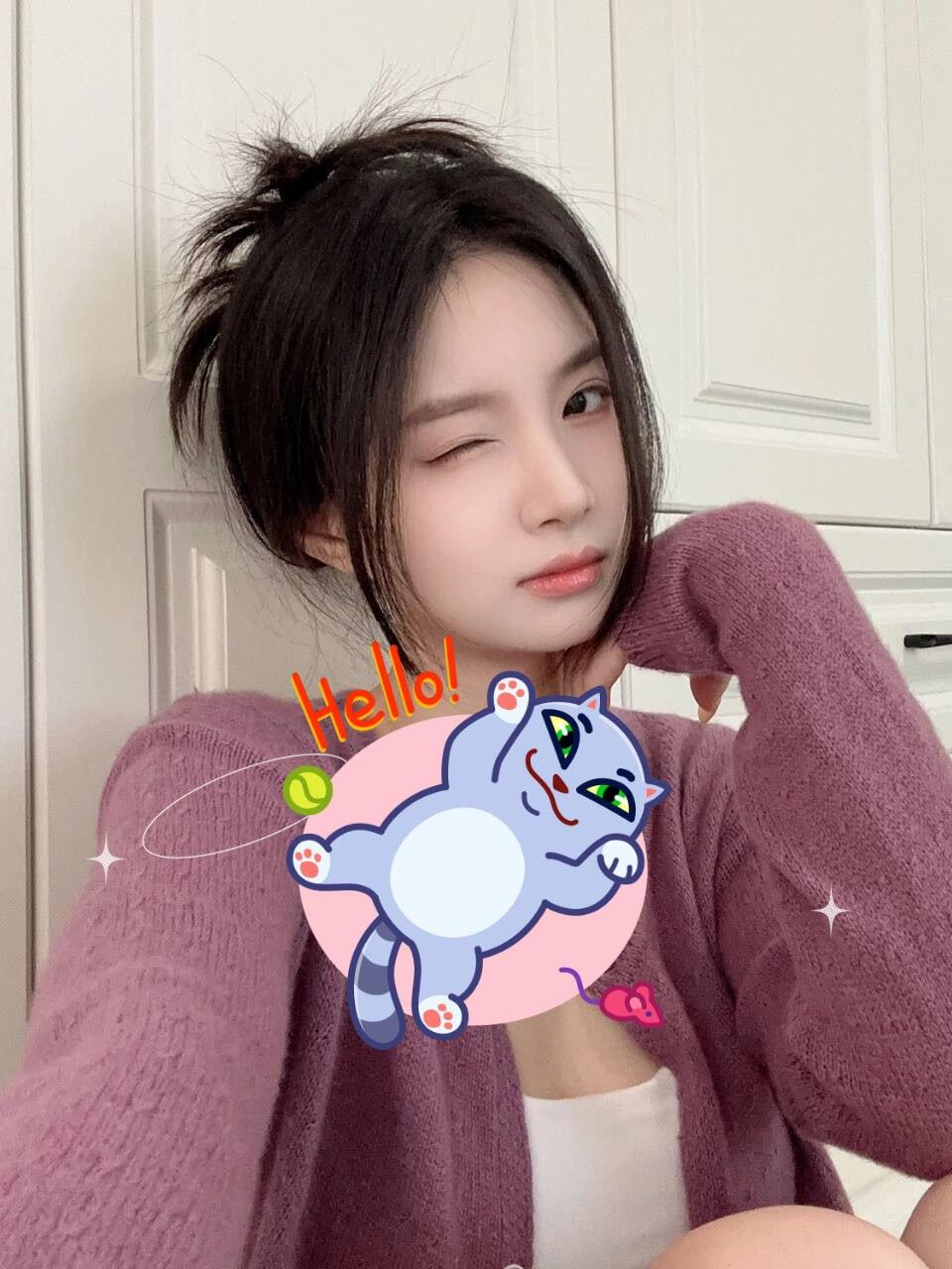 奶型很好看 悶騷狂野正妹 
主動熱情擁吻 配合度高
親切有耐心 超會吹 
弄的你不要不要der 
翹挺的蜜臀 白皙光滑的皮膚