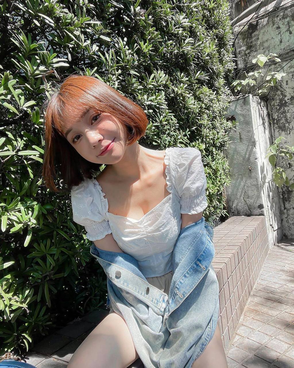 學生兼職青春肉體高潮時會臉色潮紅 乖乖女類型 聽話乖巧一張白紙 #說話聲音軟萌小穴包覆感很強 大眼睛 叫床聲音很嗲